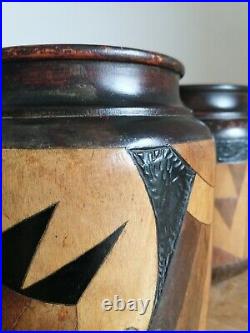 2 Pots Signé Motifs Géométriques en Bois Marquetté Cubiste Dadaïste circa 1910