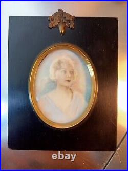Ancien Portrait Miniature De Femme Profil Art Deco Signe Cadre Bois Noirci