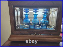 Cave A Liqueur en Bois De Placage Et Verre. P Guillaume Cave A Liqueur en Bois De Placage Et Verre. P Guillaume