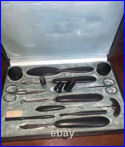 Coffret necessaire de manucure art déco en ébène flaconnet tire-bouchon