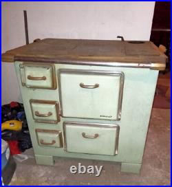 Cuisinière poêle à bois De Dietrich émaillée ancienne art déco 40's wood stove Cuisinière poêle à bois De Dietrich émaillée ancienne art déco 40's wood stove