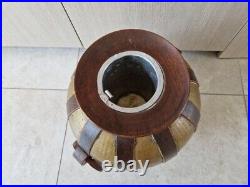 Important vase boule par Gustave Serrurier Bovy dinanderie laiton bois Art Déco Important vase boule par Gustave Serrurier Bovy dinanderie laiton bois Art Déco