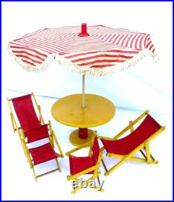 Jouet 1960, ensemble de soleil en bois peint, table, parasol, 4 chaises pliantes