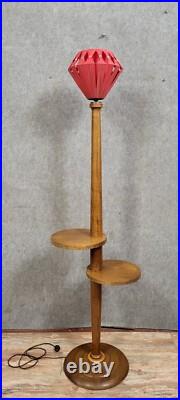Lampadaire serviteur style Art Déco Période 1940-1950 en bois teinté Lampadaire serviteur style Art Déco Période 1940-1950 en bois teinté