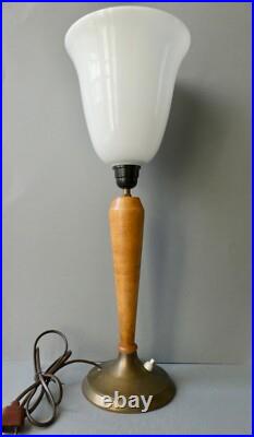 Lampe en métal, bois et opaline, style Mazda, Art Deco, années 60 Lampe en métal, bois et opaline, style Mazda, Art Deco, années 60