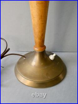 Lampe en métal, bois et opaline, style Mazda, Art Deco, années 60 Lampe en métal, bois et opaline, style Mazda, Art Deco, années 60