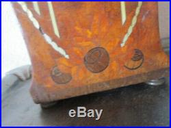 Pendulette bois 1920 avec inscrustations de nacre MODERNA