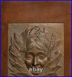 Plaque Art déco visage de femme cubisant 1930 porte en bois L4006