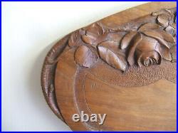 Superbe grand plateau de service en bois fruitier sculpté Art Nouveau-Signé Elie