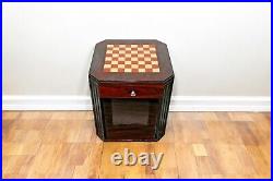 Une table de jeu d'échecs Art Déco en bois d'hêtre et palissandre avec un tiroir